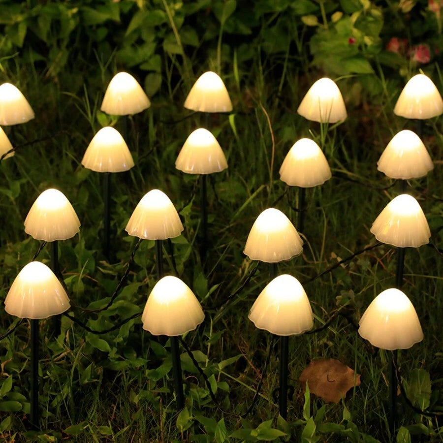 10 mini-champignons lumineux solaires à piquer balisage allée CHAMPY LED blanc chaud 3.8m