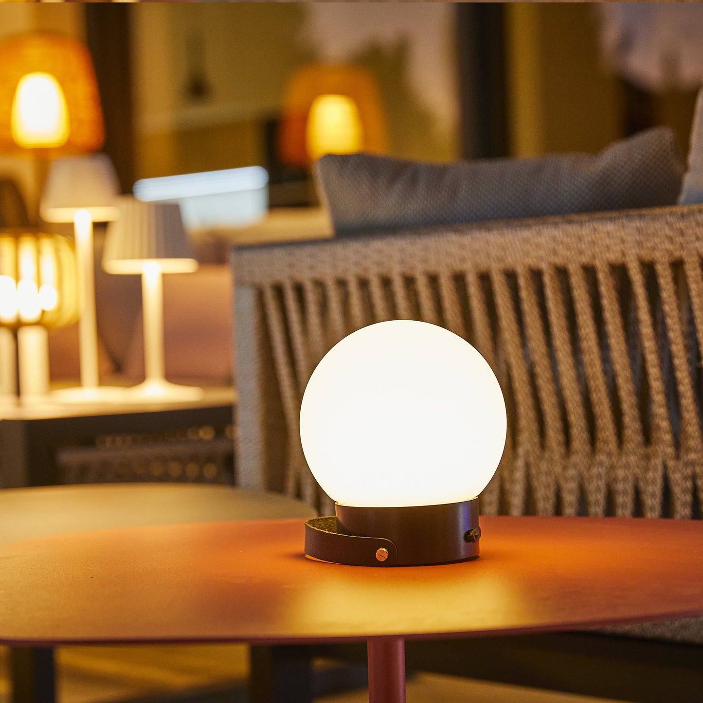 Baladeuse sans fil et solaire LED blanc chaud GLOBY NOMAD H23cm