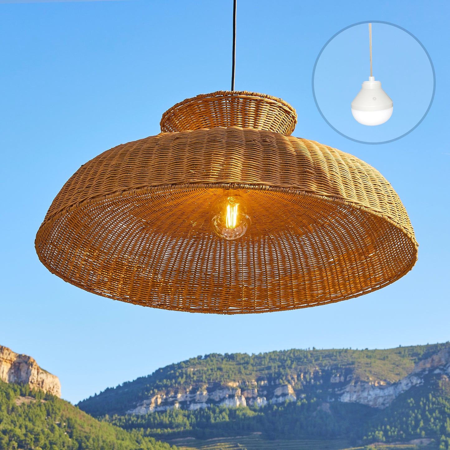 Suspension DARMA NOMAD en rotin style bohème avec ampoule LED nomade
