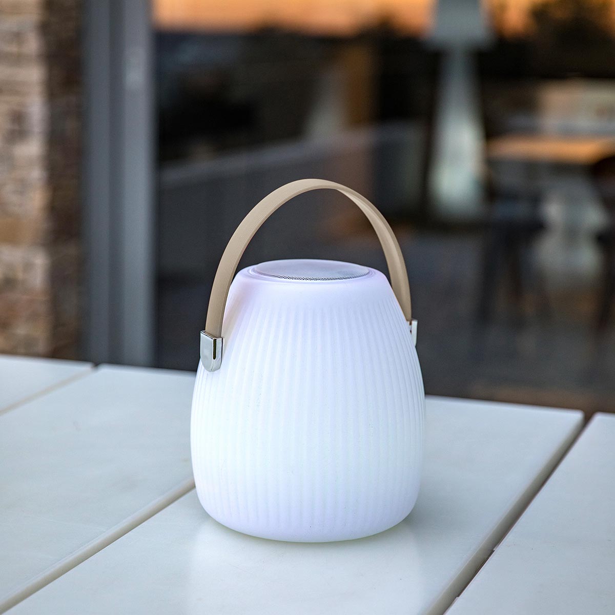 Mini baladeuse musicale bluetooth sans fil LEB blanc/multicolore dimmable MINI MAY PLAY H23cm avec télécommande - REDDECO.com