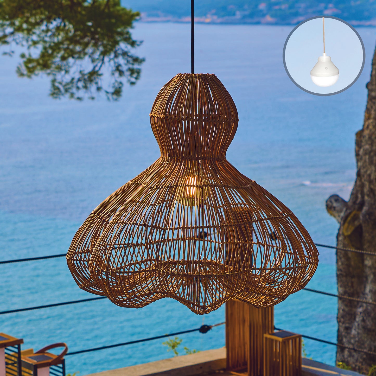 Suspension RONDA NOMAD en rotin naturel style bohème avec ampoule LED blanc/RGB nomade