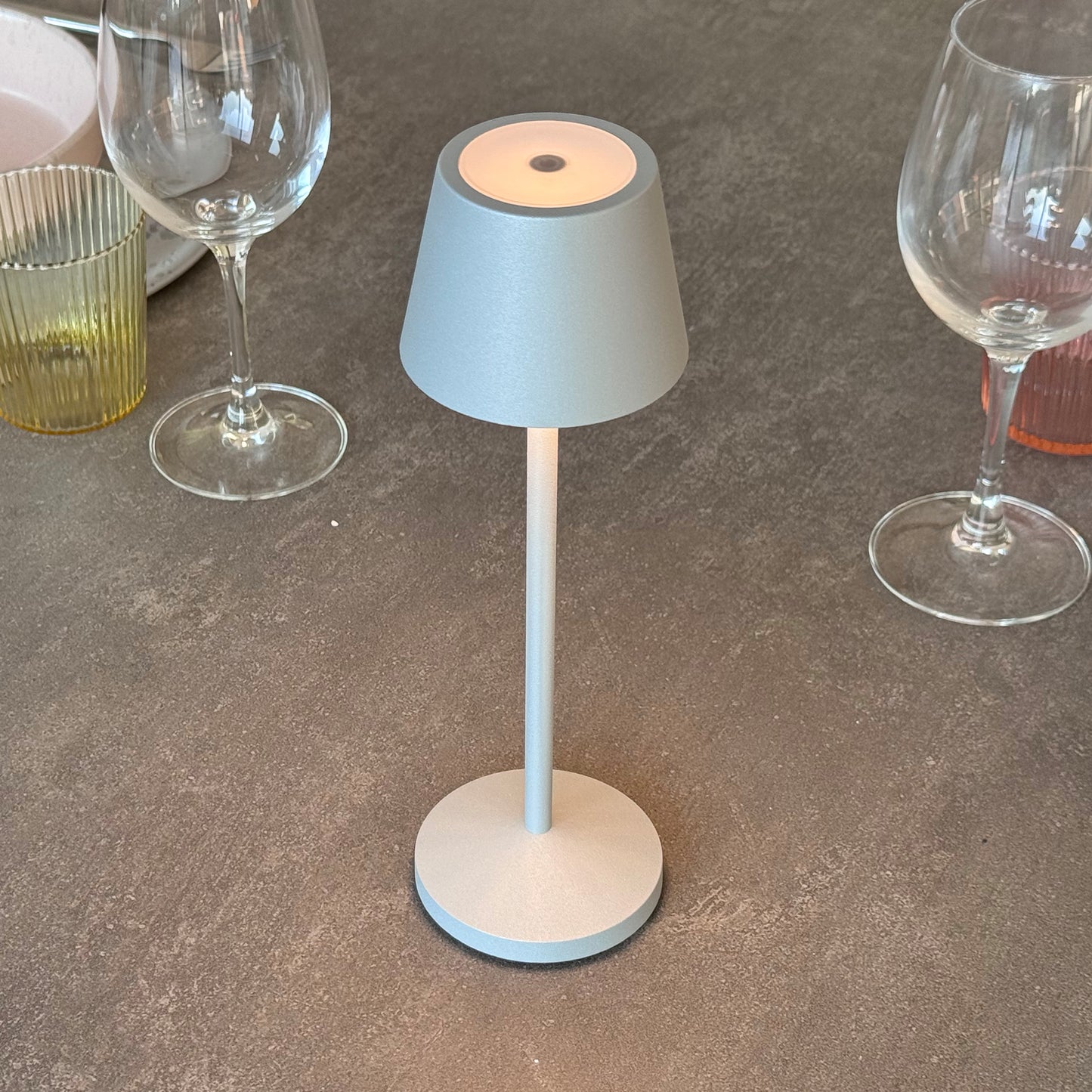 Lampe de table sans fil LED blanc chaud dimmable EMILY H25cm, Gris