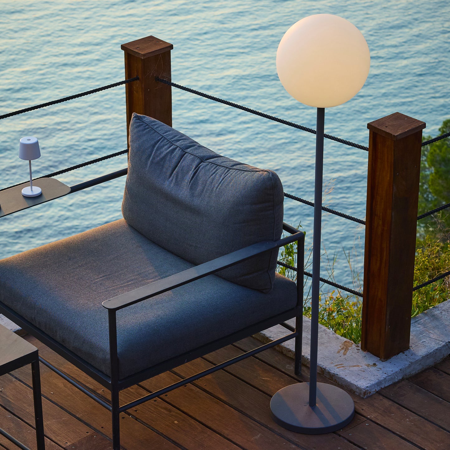 Lampadaire lumineux rechargeable pied métal design scandinave LED blanc chaud/blanc dimmable LUNY TALL H150cm