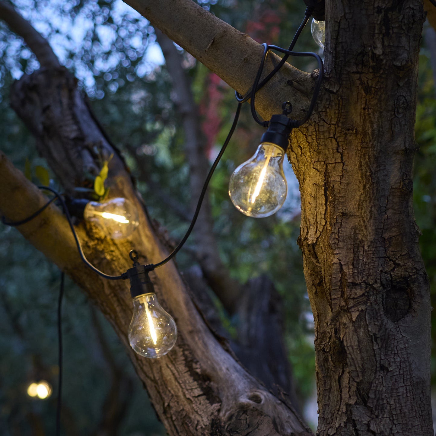 Guirlande lumineuse extérieur  10 globes transparents raccordable LED blanc chaud PARTY CLEAR HYBRID 8m solaire et sur secteur