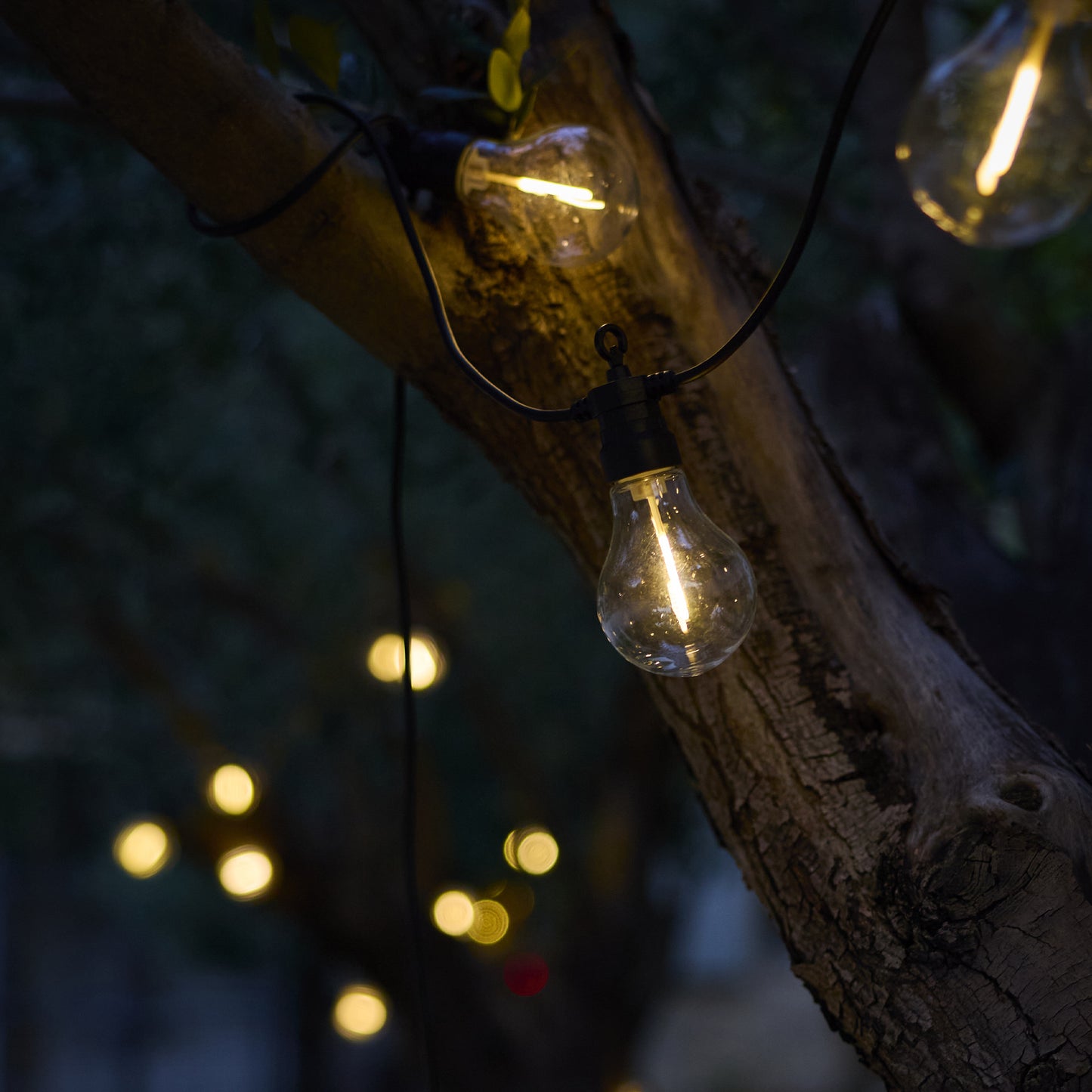 Guirlande lumineuse extérieur  10 globes transparents raccordable LED blanc chaud PARTY CLEAR HYBRID 8m solaire et sur secteur