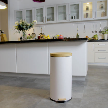Poubelle bois de cuisine à pédale 30L Naturel FOREST Blanc en acier Inox couvercle en bambou avec seau - REDDECO.com