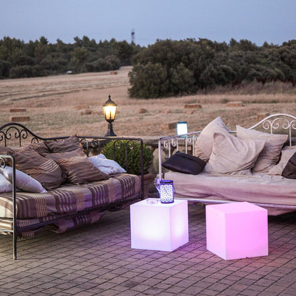 Cube lumineux tabouret sans fil LED multicolore dimmable CARRY 40cm avec télécommande et socle à induction - REDDECO.com